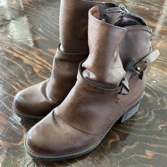 Italian leather boots - Picture 1 of 6